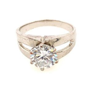 ‎CZ Ring